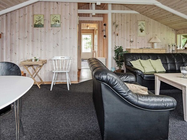 House | Interior - Alluring Holiday Home in Storvorde near Sea (Storvorde)