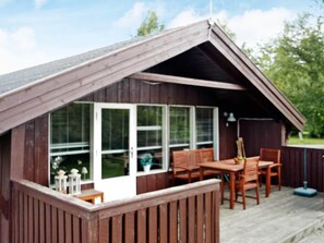 House | Exterior - Alluring Holiday Home in Storvorde near Sea (Storvorde)