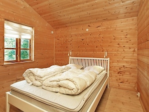 2 Schlafzimmer, Babybetten