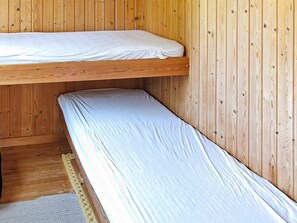 2 bedrooms, cots/infant beds - Comfortable Holiday Home in Zealand Near Sea (Koge)