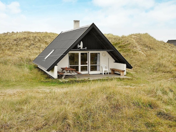 Exterior - Tranquil Holiday Home With Breathtaking Views in Ringkøbing (Ringkobing)