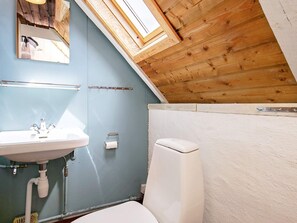 Bathroom - Tranquil Holiday Home With Breathtaking Views in Ringkøbing (Ringkobing)