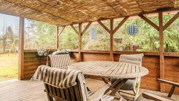 House | Outdoor dining