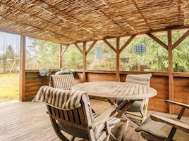 House | Outdoor dining