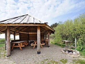 House | Outdoor dining - Picturesque Holiday Home in Ulfborg near Sea (Ulfborg)