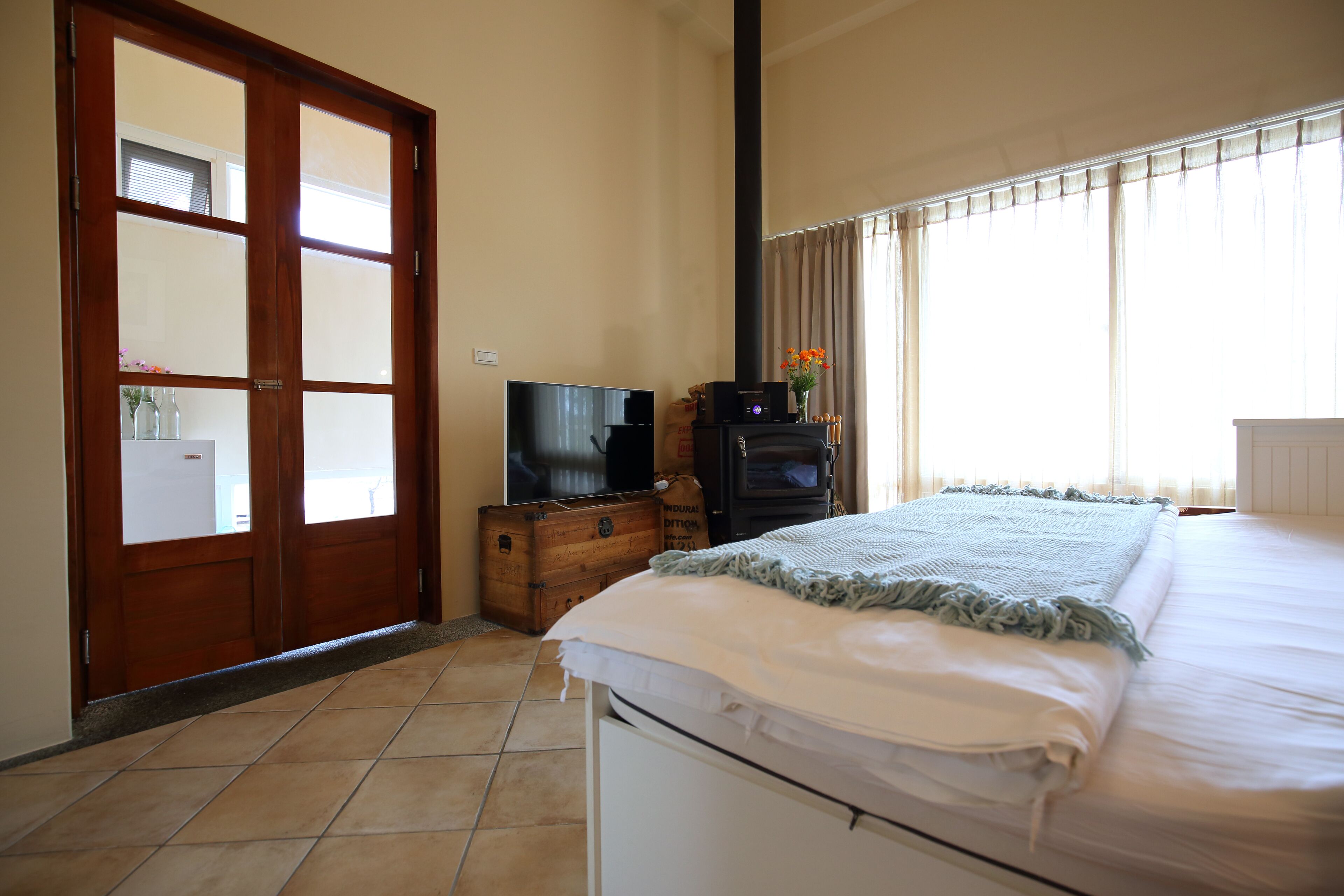Gallery Double Room (ST2) | Desk, soundproofing, WiFi (free), individually decorated