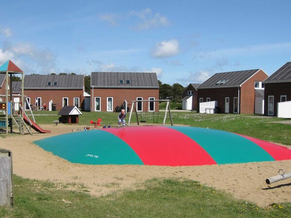 บ้านพัก | พื้นที่เล่นสำหรับเด็ก