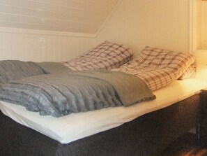 Rumah | 4 kamar tidur dan dilengkapi dengan perabotan berbeda-beda