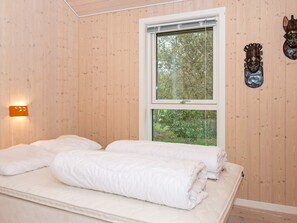 3 bedrooms, cots/infant beds - Vibrant Holiday Home in Jutland With Sauna (Knebel)