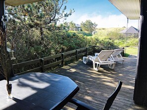House | Outdoor dining