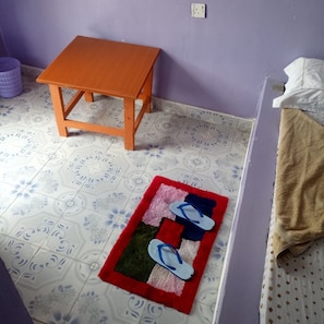 Single Room | Hypo-allergenic bedding, desk, blackout drapes, free WiFi - Charity Lodge (Nakuru)