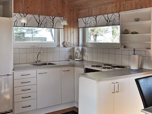 Fridge, coffee/tea maker, highchair