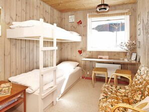 3 bedrooms, cots/infant beds, individually furnished - Beautiful Holiday Home in Vinderup Near Sea (Vinderup)
