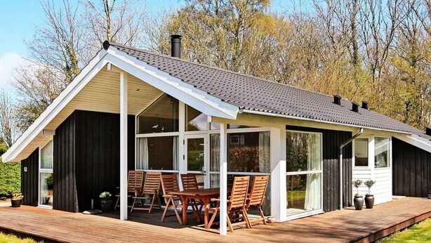 Exterior - Gorgeous Holiday Home in Frørup With Whirlpool (Frørup)