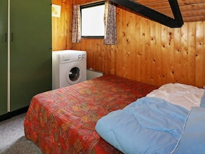 2 bedrooms, individually furnished, cribs/infant beds