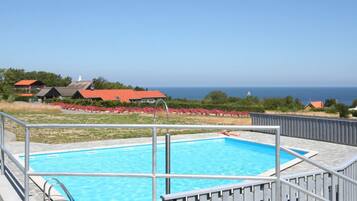 Apartment | Pool | Outdoor pool