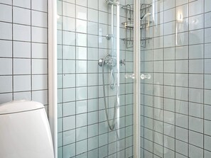 Apartment | Bathroom | Towels - 2 Person Holiday Home in Allinge (Allinge)