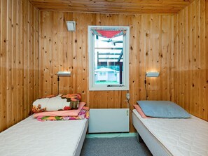 3 bedrooms, cribs/infant beds