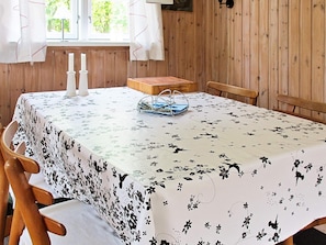 2 bedrooms, cots/infant beds - 4 Person Holiday Home in Hals (Hals)