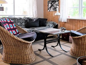 Living room - 4 Person Holiday Home in Hals (Hals)