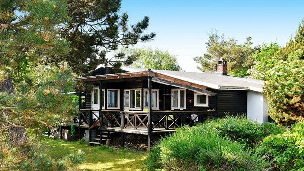 Exterior - Chic Holiday Home in Hovedstaden near Sea (Gilleleje)