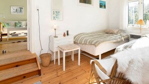 4 bedrooms, cots/infant beds - Chic Holiday Home in Hovedstaden near Sea (Gilleleje)