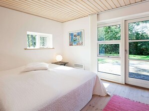 House | 4 bedrooms - Tranquil Beach Retreat - By Traum Ferienwohnungen (Store Fuglede)