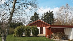 Exterior - Charning Holiday Home in Jutland With Terrace (Hals)