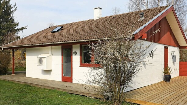 Exterior - Charning Holiday Home in Jutland With Terrace (Hals)