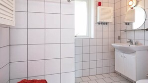 Bathroom - Charning Holiday Home in Jutland With Terrace (Hals)