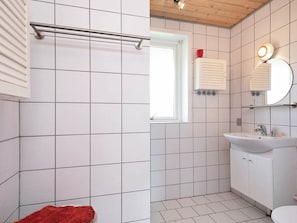 Bathroom - Charning Holiday Home in Jutland With Terrace (Hals)
