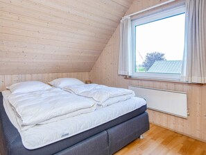 Room - 8 Person Holiday Home in Juelsminde (Horsens)