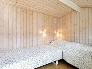 2 bedrooms, cribs/infant beds