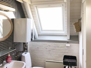 Bathroom - Alluring Holiday Home in Hvide Sande With Sauna (Hvide Sande)