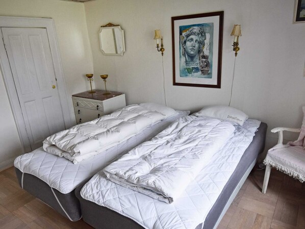 House | 6 bedrooms - 16 Person Holiday Home in Vestervig (Vestervig)