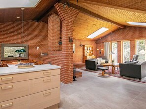 House | Lobi