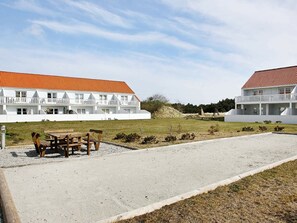 Outdoor dining - Peaceful Holiday Home in Skagen With Beautiful Surroundings (Skagen)