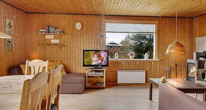 Cozy Holiday Home in Storvorde near Sea