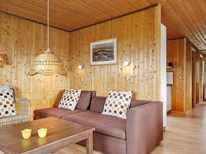House | Living area - Cozy Holiday Home in Storvorde near Sea (Storvorde)