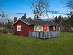 Exterior - Cozy Holiday Home in Storvorde near Sea (Storvorde)