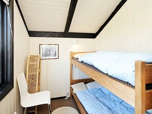 3 Schlafzimmer, Babybetten, individuell eingerichtet