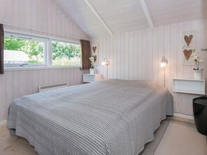 House - 6 Person Holiday Home in Bjert (Bjert)