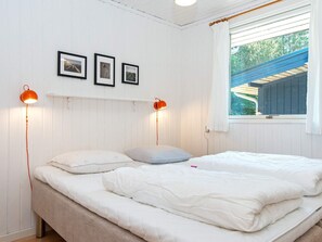 Room - 7 Person Holiday Home in Grenaa (Grenaa)