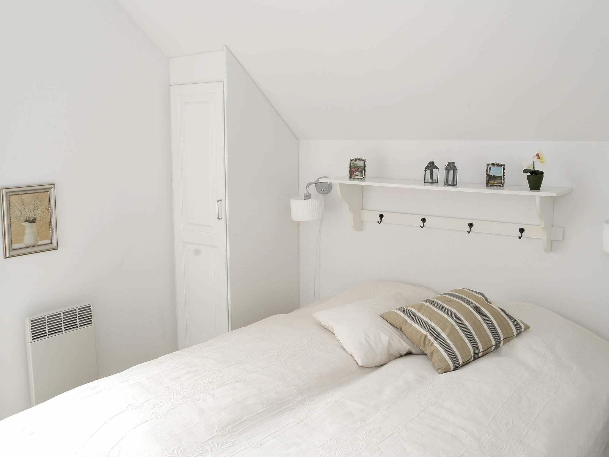 4 bedrooms, cots/infant beds