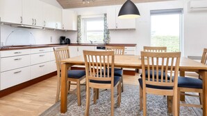 House | Dining - 8 Person Holiday Home in Borkop (Borkop)