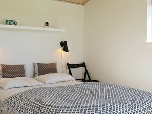 2 bedrooms, cots/infant beds - Lovely Holiday Home in Harboore near Sea (Harboore)