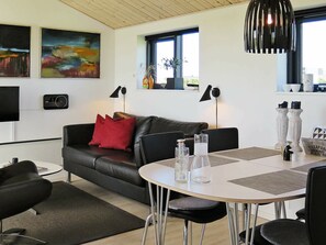 Dining - Lovely Holiday Home in Harboore near Sea (Harboore)