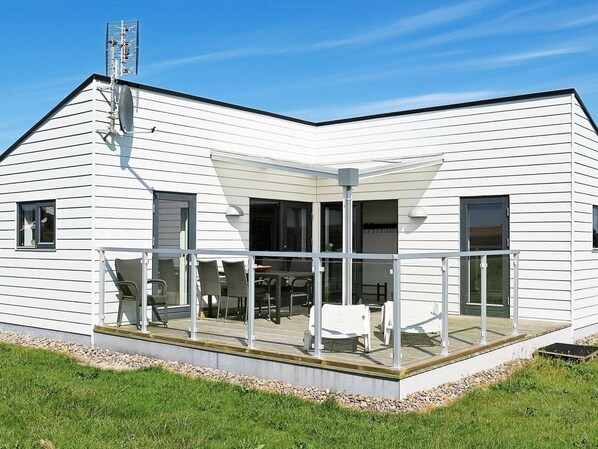 Exterior - Lovely Holiday Home in Harboore near Sea (Harboore)