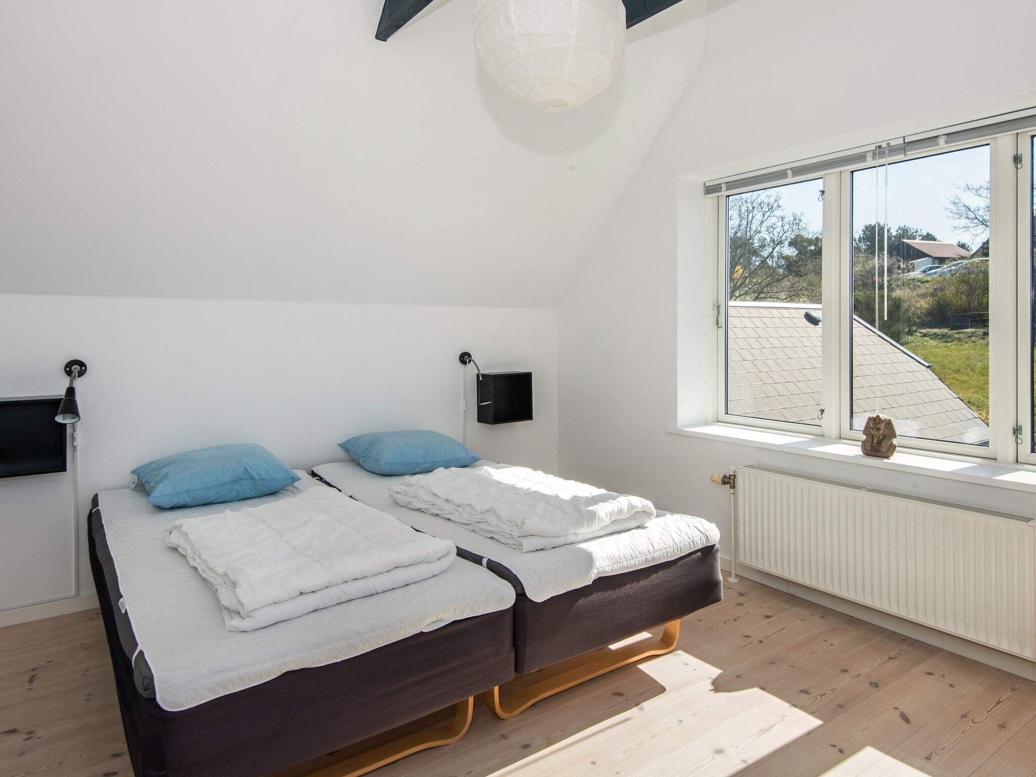 4 bedrooms, cots/infant beds