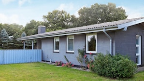 Exterior - Undisturbed Holiday Home in Hals With Barbecue (Hals)